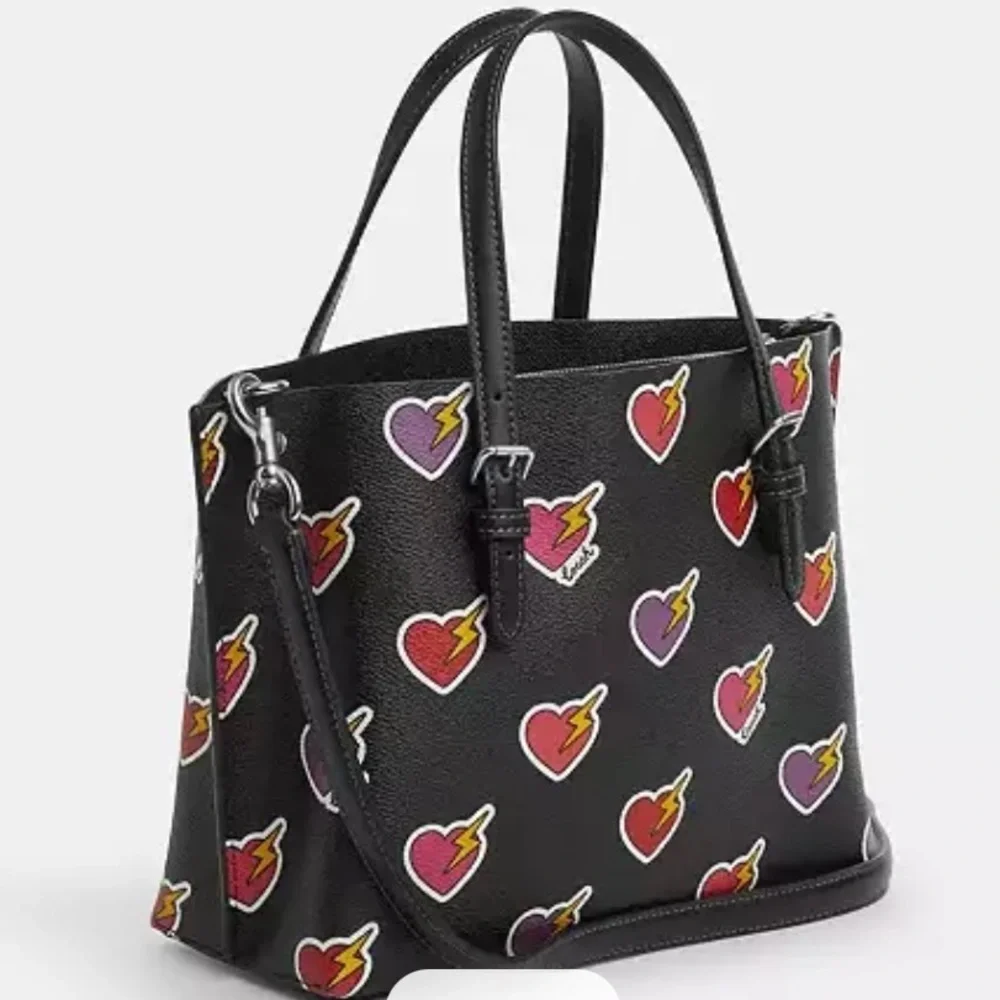 New Coach Mollie Tote Bag 25 With Heart Bolt Print